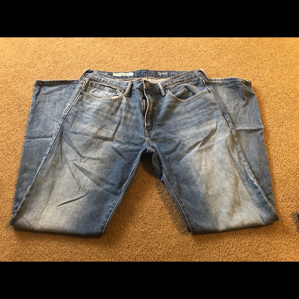 VGUC Gap 1969 straight leg jeans.